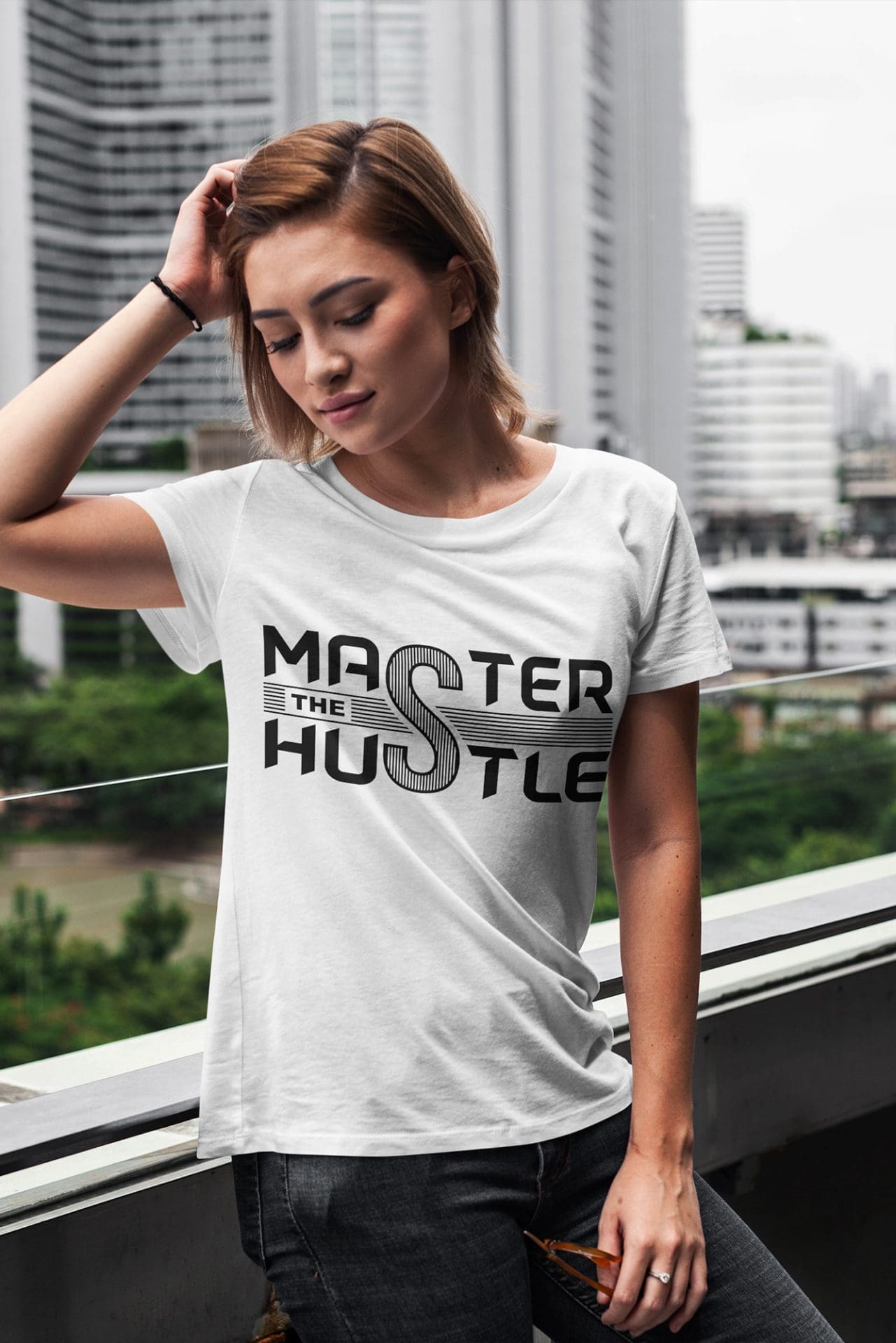 Бяла тениска Master the hustle