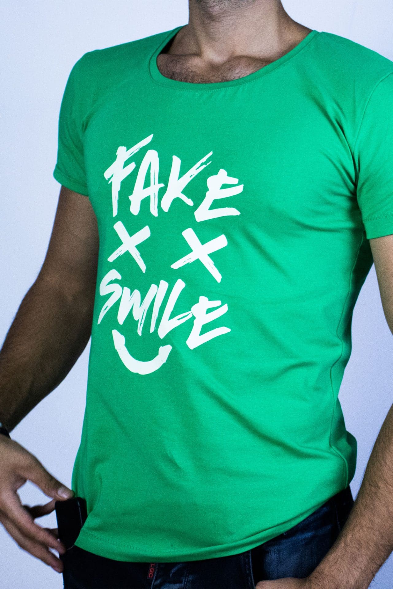 100% памук зелена тениска със светеща в тъмното щампа - Fake smile