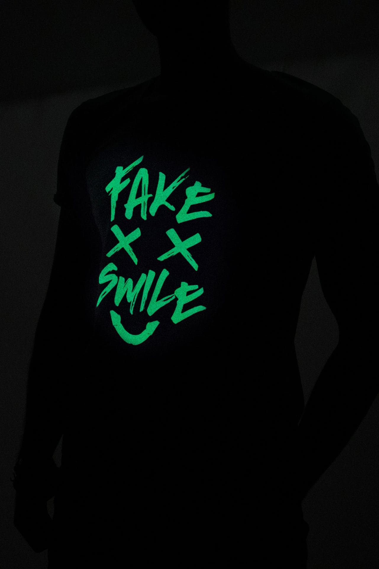 Светеща зелена тениска – Fake smile